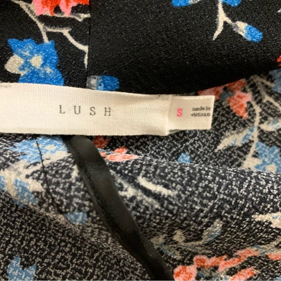 Lush floral blazer size small - Picture 2 of 6